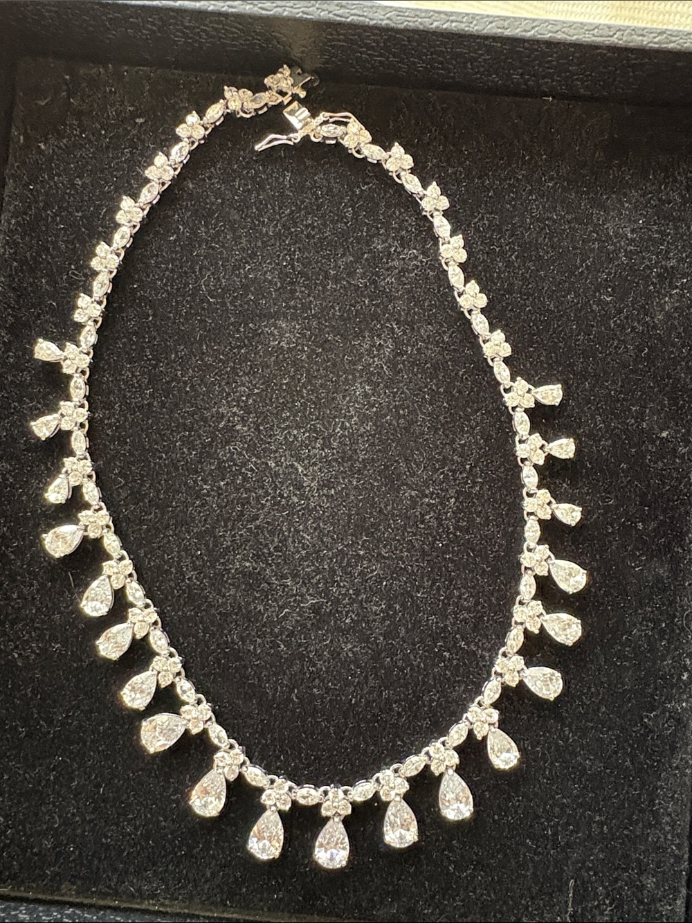 Elegant Teardrop Crystal Necklace - Silver Tone